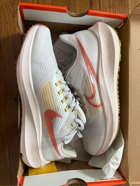 Womens Nike Air Zoom Pegasus 39